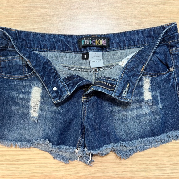 Something Trickie denim shorts size 11 - Picture 2 of 3